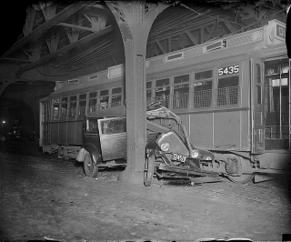 Illustration for article titled These vintage photos of early car wrecks will make you grateful for crumple zones